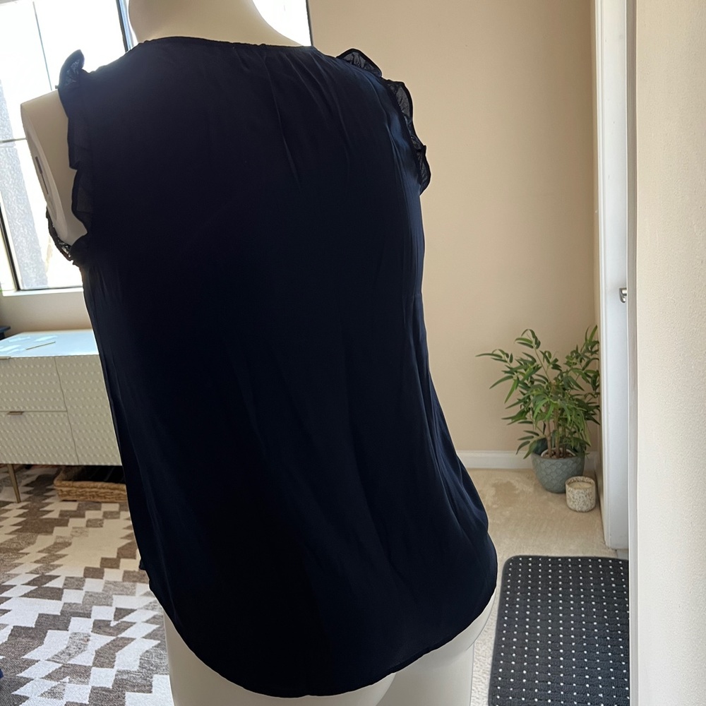 SOLD NWOT Loft Outlet Ruffle Top w/ Buttons in Navy Blue Size Petite Small PS SP - Picture 3 of 6